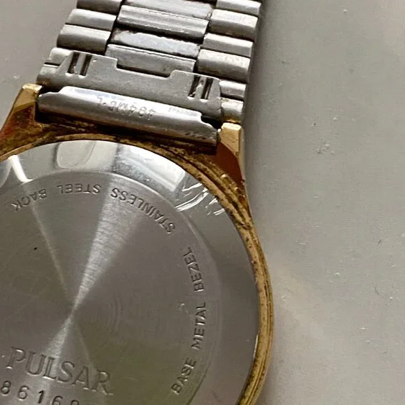 RARE VINTAGE PULSAR BY SEIKO Quartz WATCH Japan PREOWNED - Picture 4 of 13